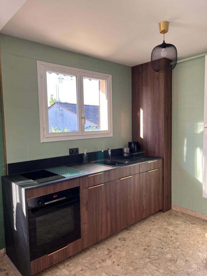Maison Spacieuse Et Acces Independant Au Centre-Ville De Турню Екстериор снимка